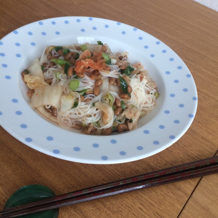 【混ぜるだけ!】キムチ納豆そうめん